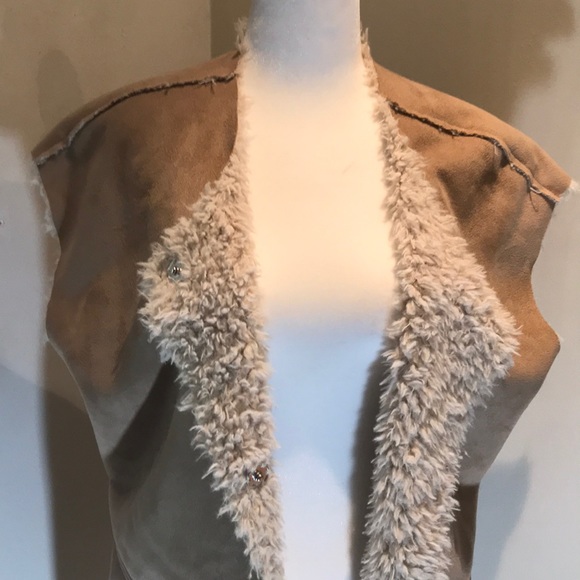 “FAUX SUEDE & SHEEPSKIN “ Ladies Vest - Picture 4 of 15